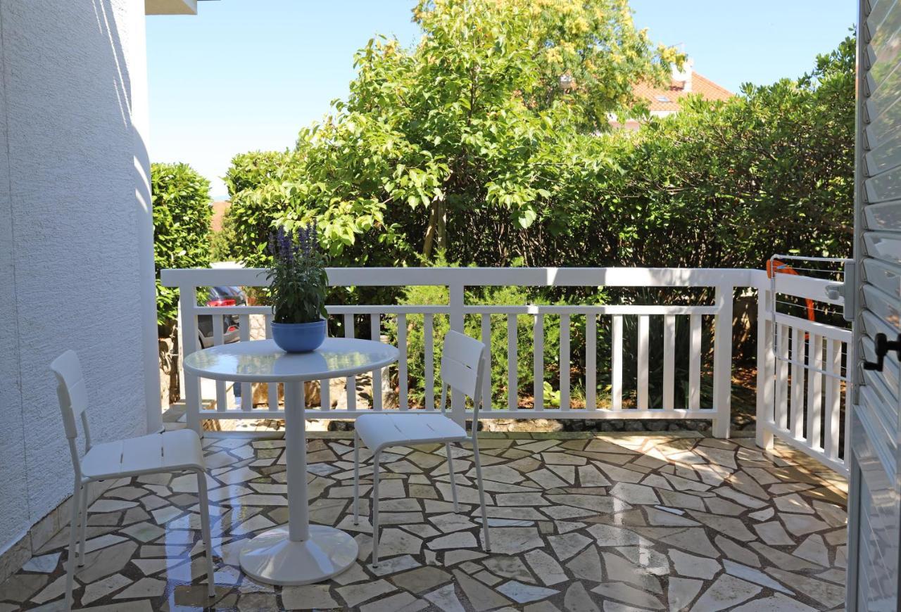 Apartment Hudan Malinska Ngoại thất bức ảnh