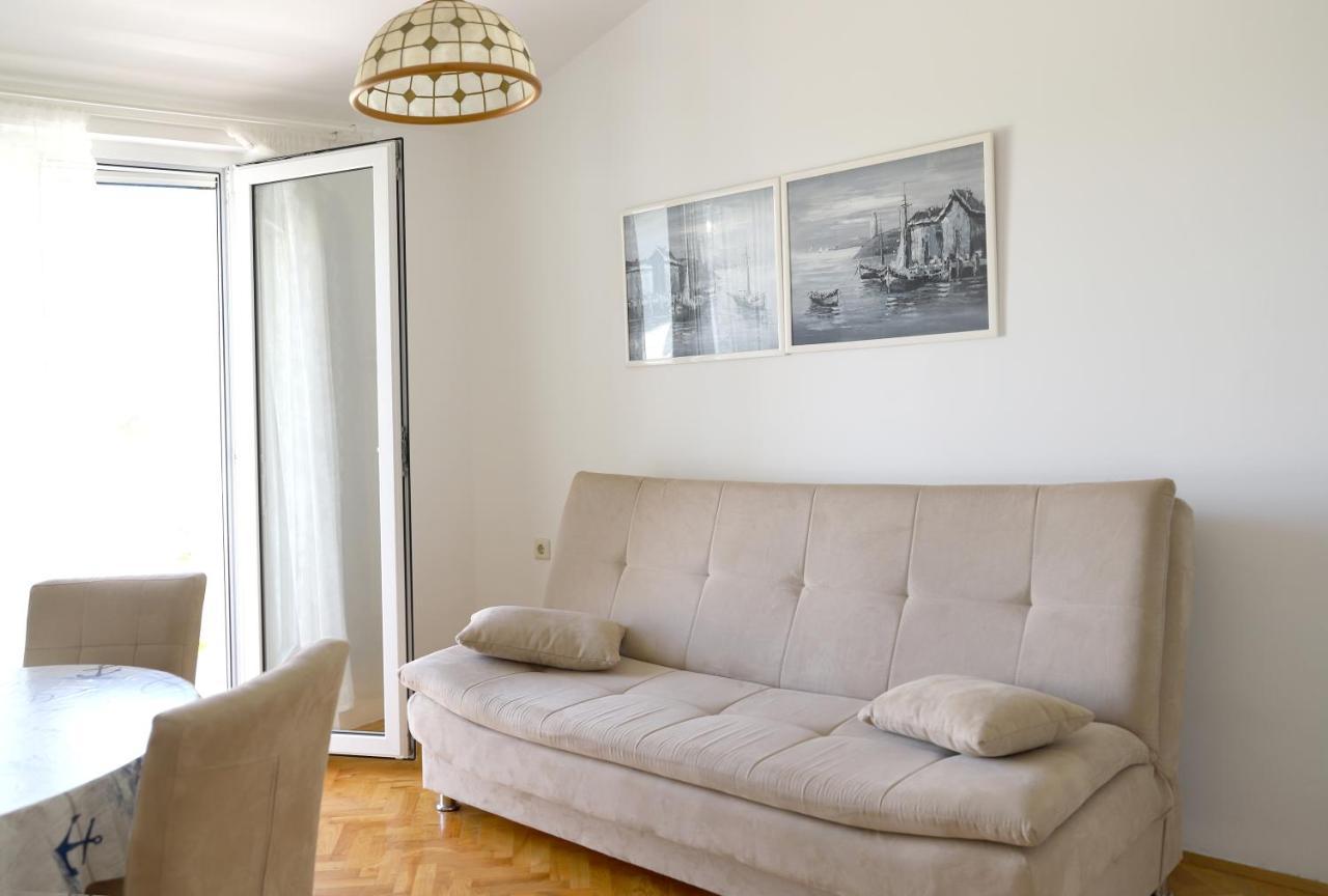 Apartment Hudan Malinska Ngoại thất bức ảnh