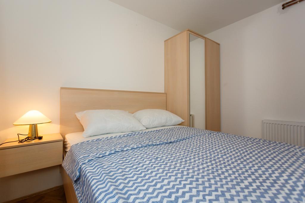 Apartment Hudan Malinska Ngoại thất bức ảnh